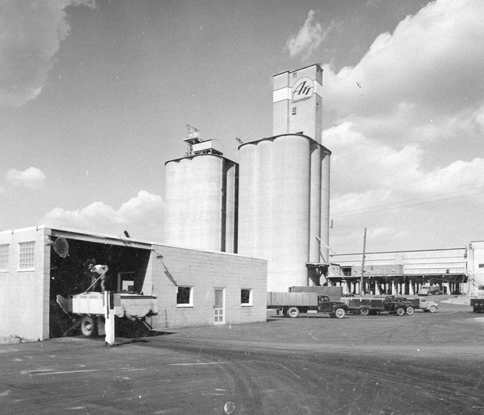 The Andersons elevator from the 1940s